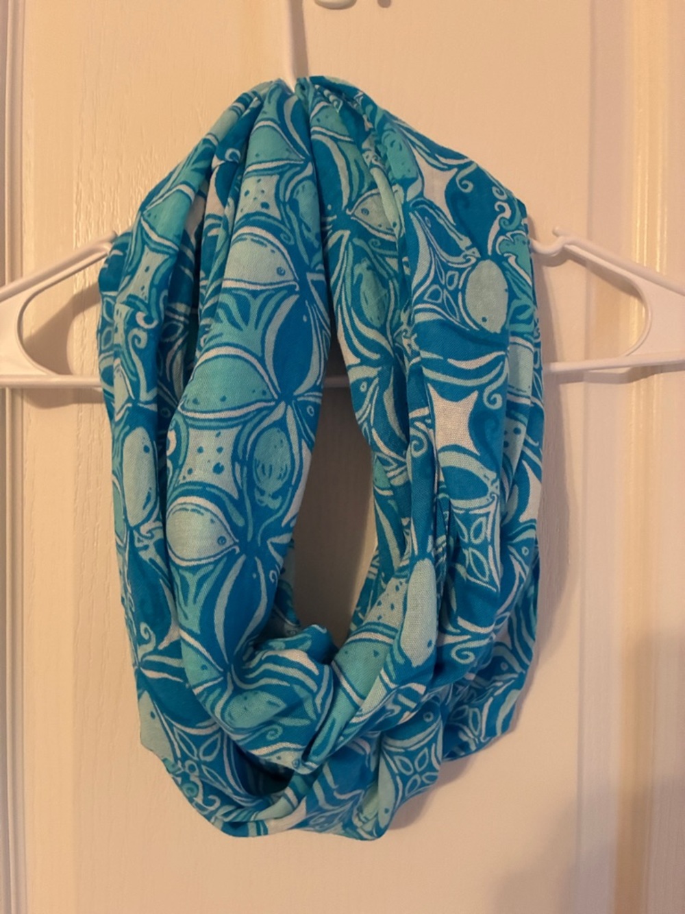 Lilly Pulitzer Infinity Riley Scarf Blue 28x33